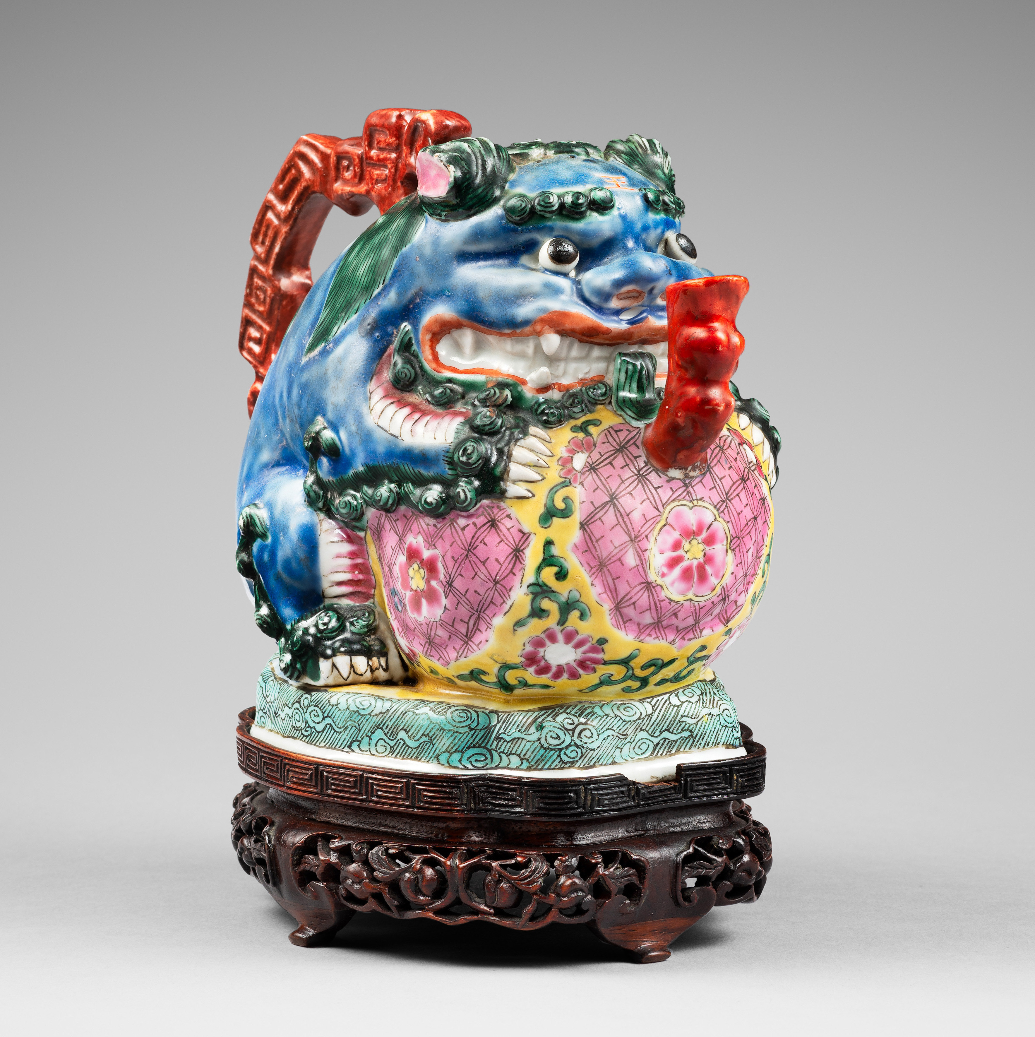 Famille rose Porcelain Qianlong (1736-1795), circa 1738, China