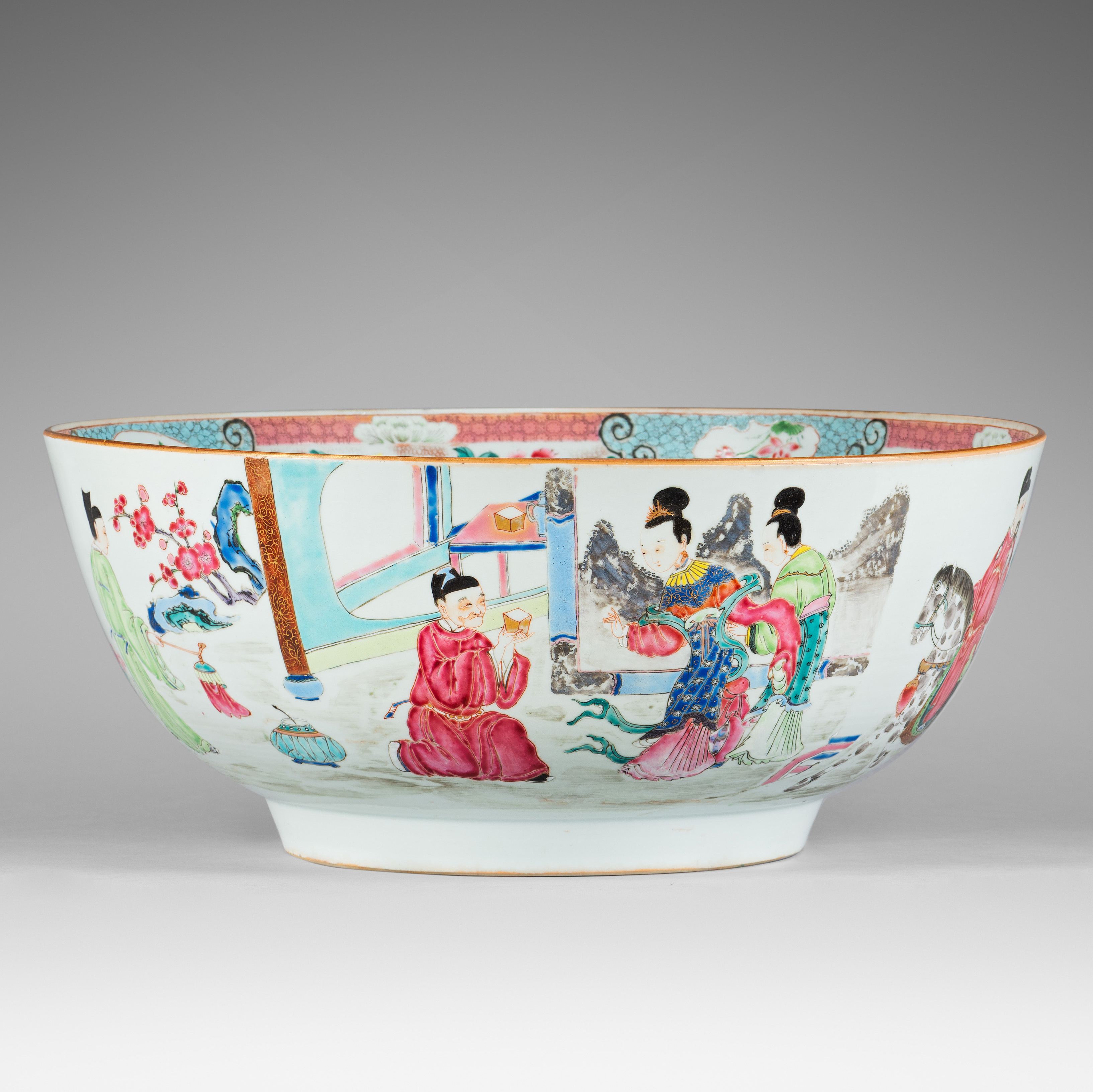 Famille rose Porcelain Yongzheng period (1723-1735), circa 1730/1735, China